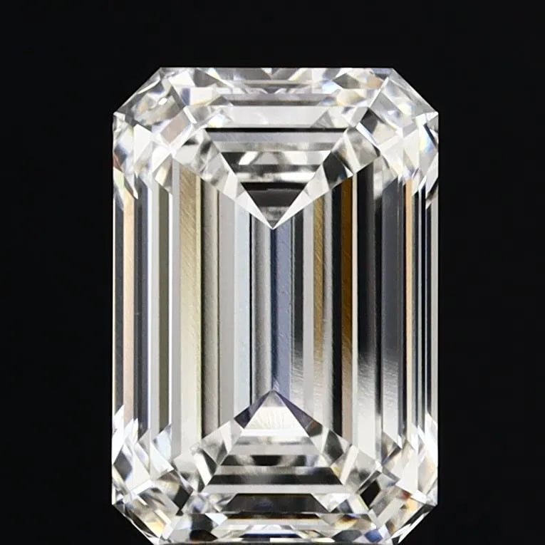 3.71 Carats EMERALD Diamond