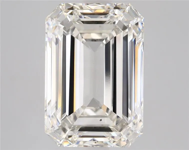 3.89 Carats EMERALD Diamond