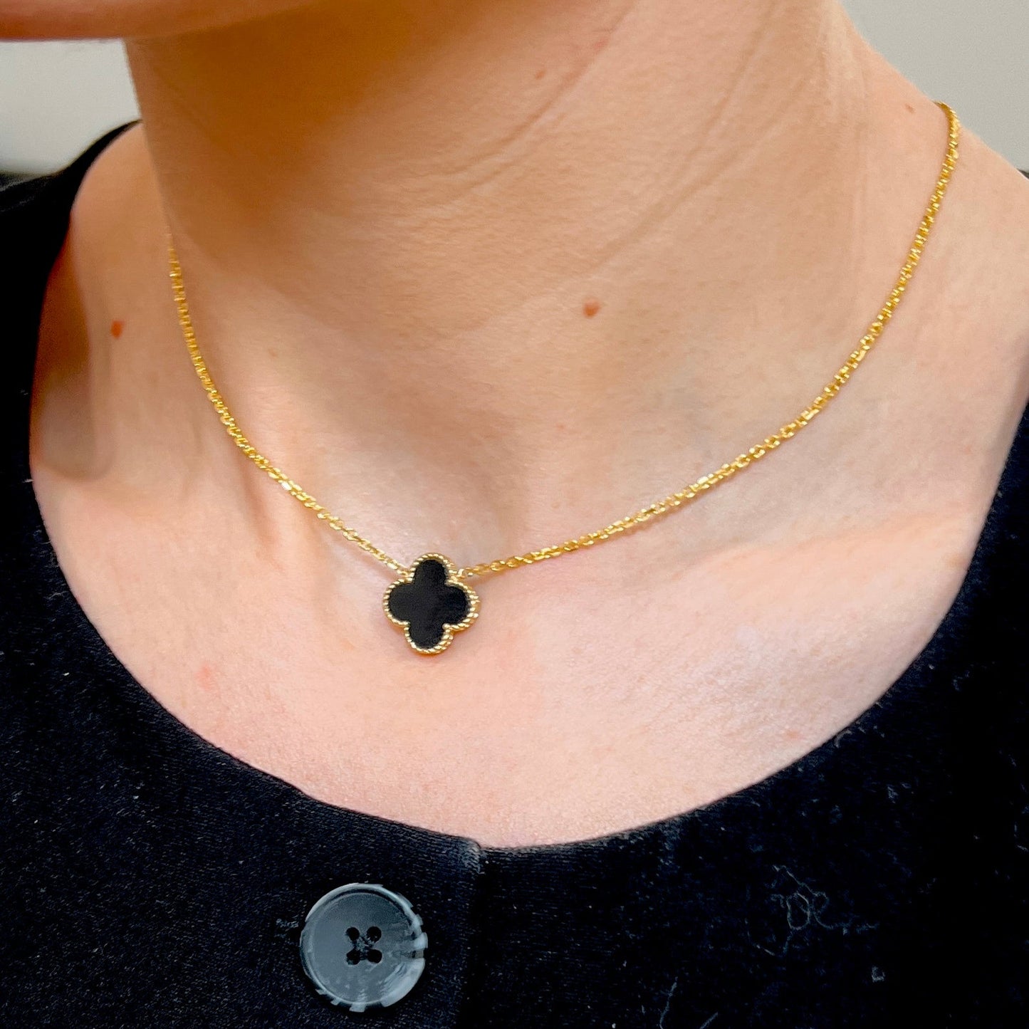 Bassali - 14K Yellow Gold Necklace with Single Onyx "Vanclover"