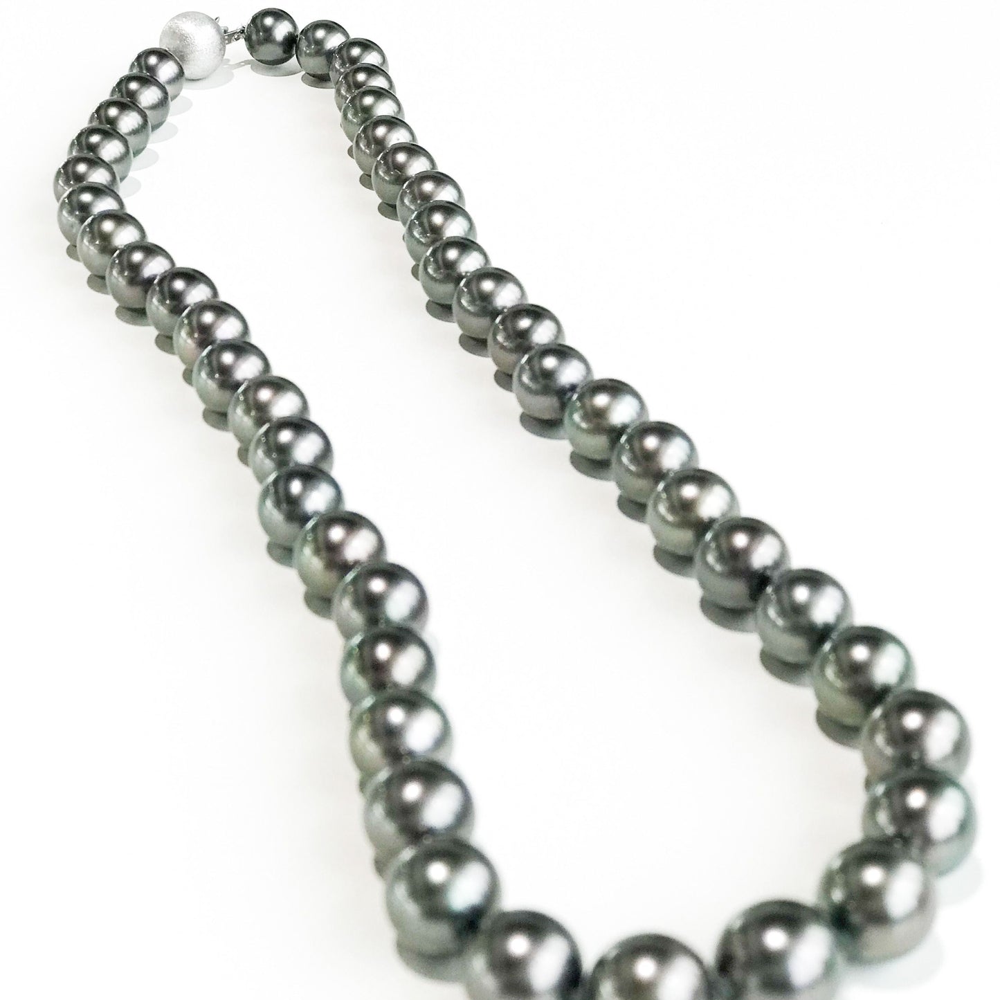 Royal Pearl Tahitian Pearl Ball Clasp Necklace